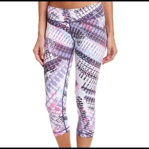 Purple Cropped Capri Leggings Yoga NEW